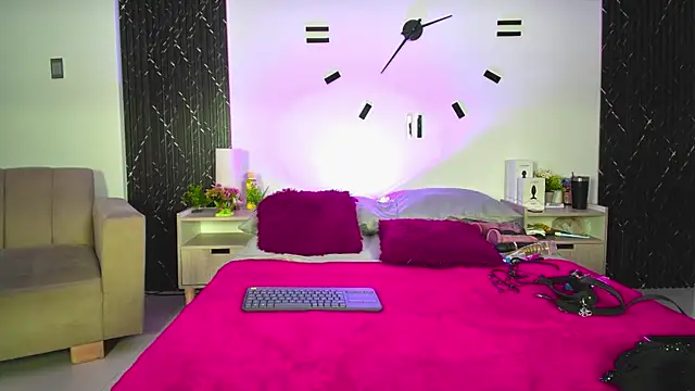 aurora petitee online show from May 4, 12:41 pm