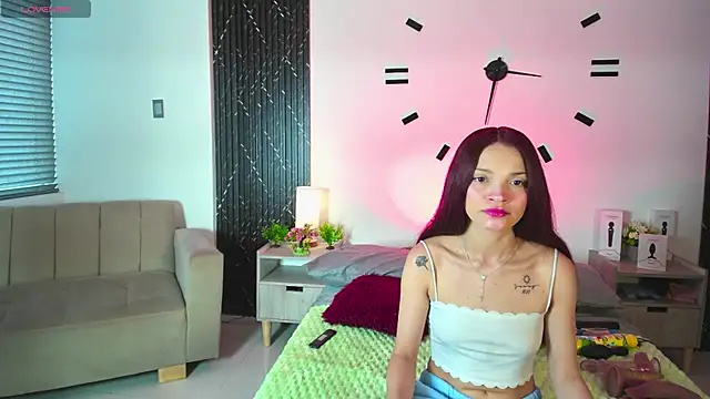 aurora petitee online show from April 25, 1:36 pm