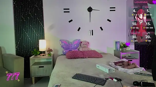 aurora petitee online show from June 12, 1:20 pm