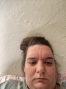 DaddysLiLNaughtyWife online show from April 21, 3:29 pm