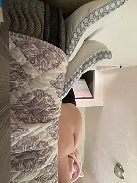 DaddysLiLNaughtyWife online show from March 25, 5:01 pm