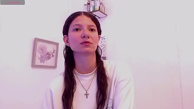 sofy bonnet1 online show from April 9, 1:17 pm