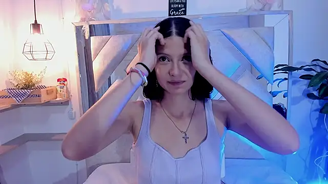 Snapshot of sofy_bonnet1 chatting on May 14, 11:29 am sofy bonnet1 online show from May 14, 11:29 am