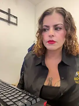 MiaHotboobs online show from April 21, 9:43 pm