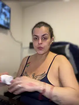 MiaHotboobs online show from May 31, 5:24 am