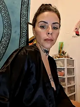 chiquitilla41 online show from May 16, 3:49 am