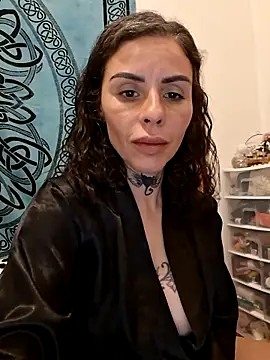 chiquitilla41 online show from May 14, 9:01 pm