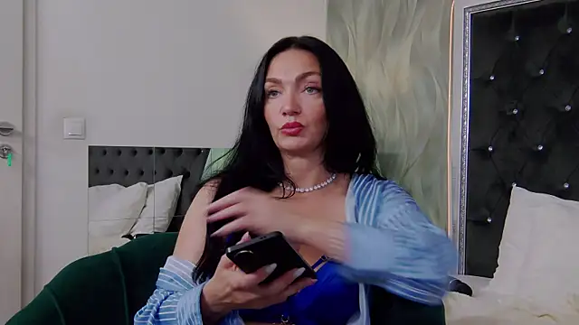 GraceMontclaire online show from May 11, 4:04 pm