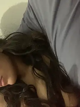 Snapshot of maduu789 chatting on April 18, 4:26 am maduu789 online show from April 18, 4:26 am
