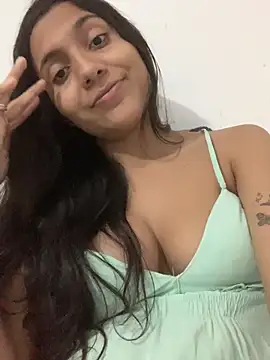 Snapshot of maduu789 chatting on May 22, 5:05 am maduu789 online show from May 22, 5:05 am