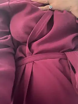 Snapshot of Supremegirlvibes chatting on April 6, 1:45 pm Supremegirlvibes online show from April 6, 1:45 pm