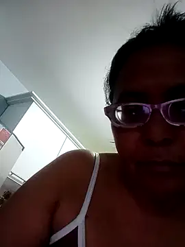 sexymomsn online show from May 25, 10:41 pm