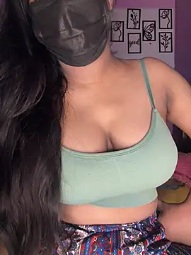 miss eyekiller12 online show from June 30, 10:15 am