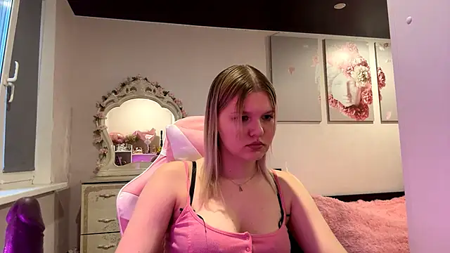 SweettAnny online show from June 13, 5:55 pm