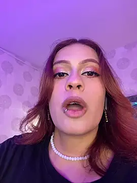 Snapshot of steffmontespink18 chatting on July 15, 1:29 pm steffmontespink18 online show from July 15, 1:29 pm