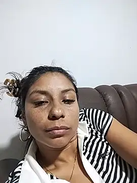 Snapshot of AngelicaStorms chatting on July 16, 12:29 am AngelicaStorms online show from July 16, 12:29 am