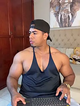 Snapshot of Trevor_vinc chatting on April 17, 1:14 pm Trevor vinc online show from April 17, 1:14 pm
