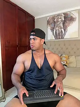 Snapshot of Trevor_vinc chatting on April 12, 2:42 pm Trevor vinc online show from April 12, 2:42 pm