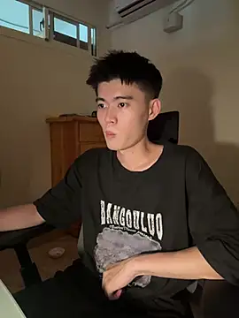 Snapshot of CalvinHY chatting on July 1, 3:29 am CalvinHY online show from July 1, 3:29 am