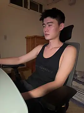 Snapshot of CalvinHY chatting on June 19, 6:58 pm CalvinHY online show from June 19, 6:58 pm