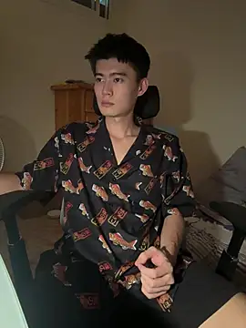Snapshot of CalvinHY chatting on June 25, 3:26 am CalvinHY online show from June 25, 3:26 am