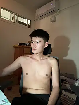 Snapshot of CalvinHY chatting on July 13, 10:42 pm CalvinHY online show from July 13, 10:42 pm