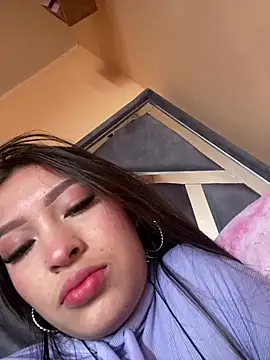Snapshot of Itze_Mua chatting on May 13, 2:13 pm Itze Mua online show from May 13, 2:13 pm