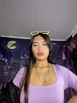 Itze Mua online show from March 27, 3:15 am
