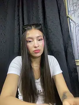 Snapshot of Itze_Mua chatting on June 5, 2:05 am Itze Mua online show from June 5, 2:05 am