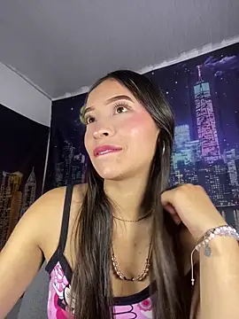 Itze Mua online show from March 22, 11:50 pm