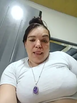 Snapshot of Zuleyka_69 chatting on June 14, 2:24 am Zuleyka 69 online show from June 14, 2:24 am