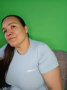Snapshot of Zuleyka_69 chatting on May 21, 9:23 pm Zuleyka 69 online show from May 21, 9:23 pm