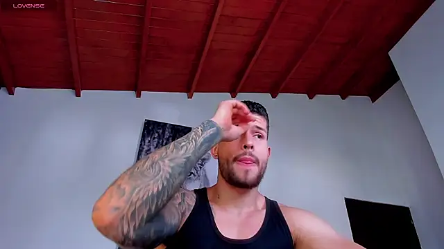 Snapshot of Santos_ramirez1 chatting on April 22, 2:02 pm Santos ramirez1 online show from April 22, 2:02 pm