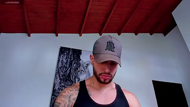 Snapshot of Santos_ramirez1 chatting on April 23, 3:02 pm Santos ramirez1 online show from April 23, 3:02 pm