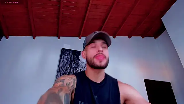Snapshot of Santos_ramirez1 chatting on March 31, 2:30 pm Santos ramirez1 online show from March 31, 2:30 pm
