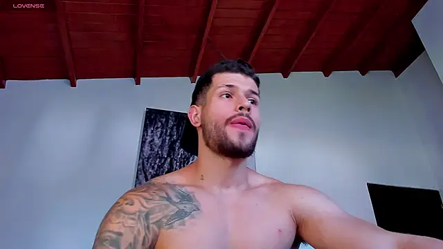Snapshot of Santos_ramirez1 chatting on April 26, 2:47 pm Santos ramirez1 online show from April 26, 2:47 pm