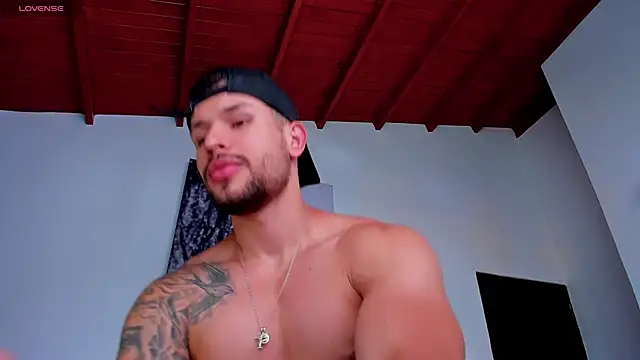 Snapshot of Santos_ramirez1 chatting on April 15, 3:27 pm Santos ramirez1 online show from April 15, 3:27 pm