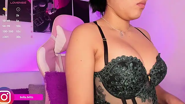 Isabellabills online show from May 3, 1:04 pm