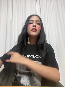 dollsweety19 online show from June 26, 3:45 am