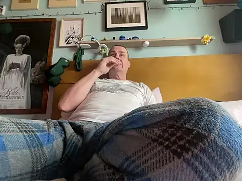 MyCockWantsYourWetVagina online show from April 14, 10:20 am