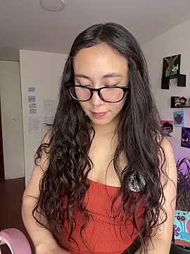 Aikoo o online show from April 8, 9:16 pm