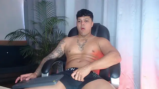 Snapshot of Pedro_x777 chatting on June 27, 4:02 pm Pedro x777 online show from June 27, 4:02 pm