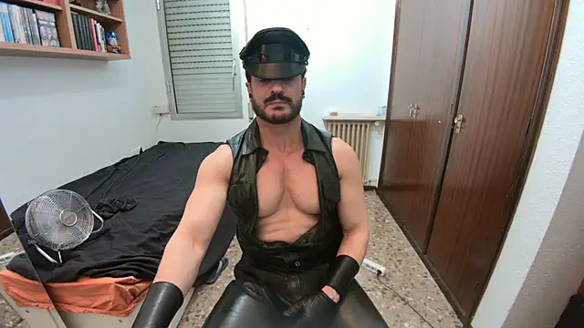 LeatherMax76 online show from June 21, 9:31 pm