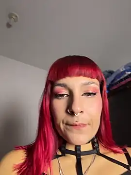 Amelie-RedHoney online show from June 27, 11:00 pm