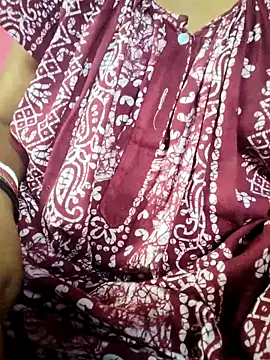 Snapshot of itz-priya chatting on April 6, 5:08 am itz-priya online show from April 6, 5:08 am