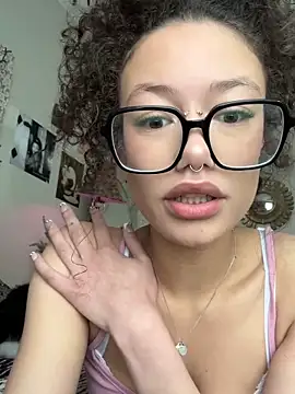 mirrorfa1ry online show from March 24, 8:20 pm