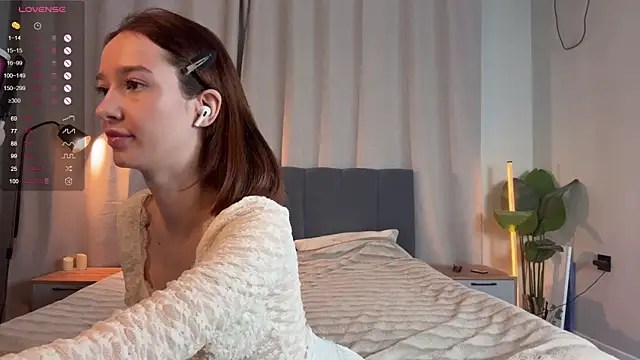 Lana VeeE online show from April 3, 2:23 pm