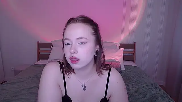 Snapshot of SelenaLily chatting on April 1, 1:01 pm SelenaLily online show from April 1, 1:01 pm