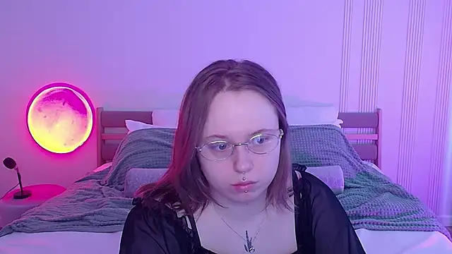 Snapshot of SelenaLily chatting on April 5, 2:57 pm SelenaLily online show from April 5, 2:57 pm