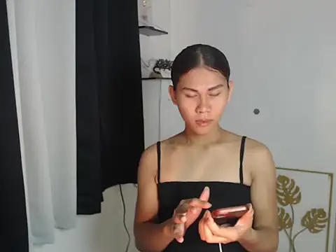 Snapshot of Zain_Moore chatting on April 17, 12:19 pm Zain Moore online show from April 17, 12:19 pm